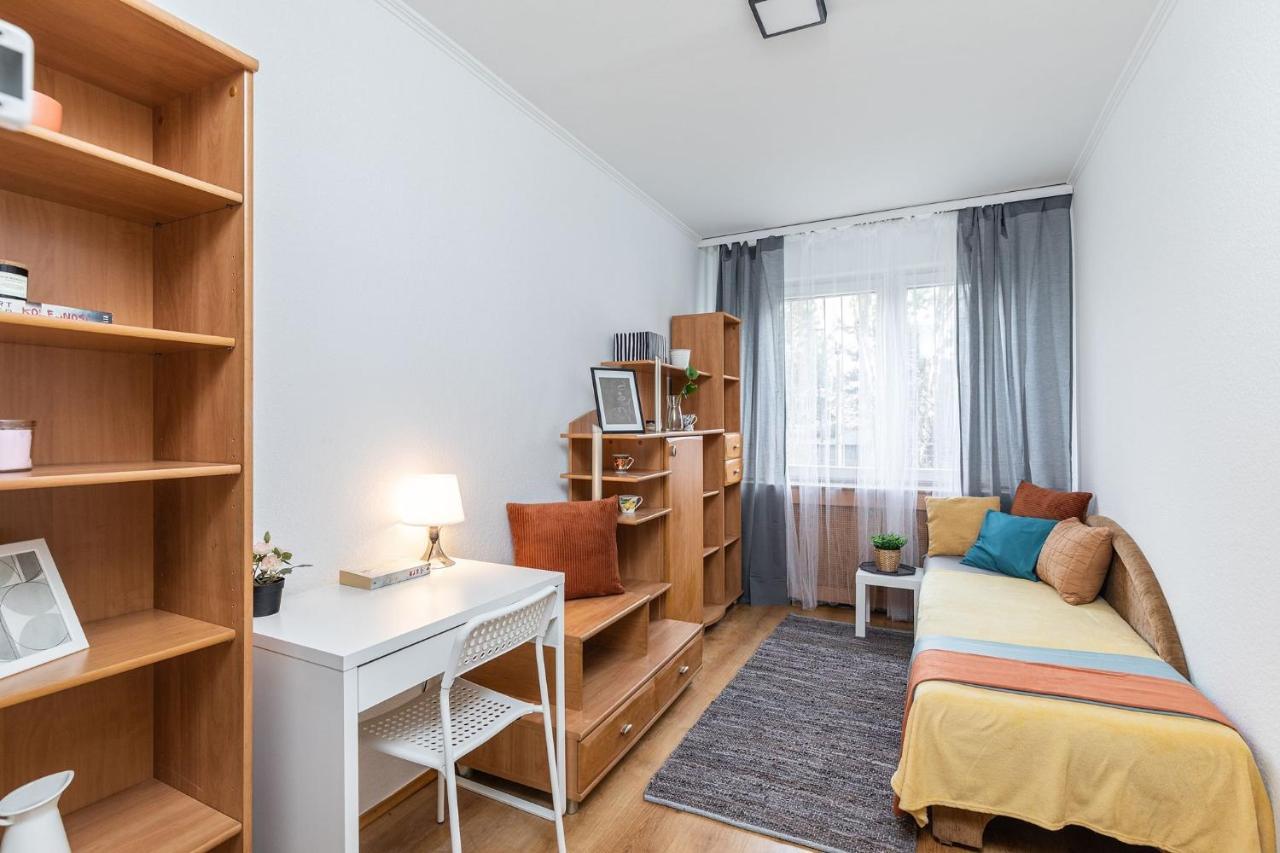 Room, Pirenejska 20 Cozy Rooms วอร์ซอ ภายนอก รูปภาพ